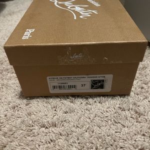 Size 37 CL red bottoms. Work a couple times. Good condition. Free Shipping!